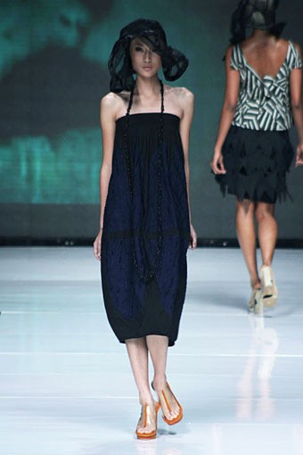 Oscar Lawalata Koleksi Couture. Jakarta Fashion Week 2013 at Plaza Senayan. Jakarta. [Foto: Mohammad Abduh/Wolipop]