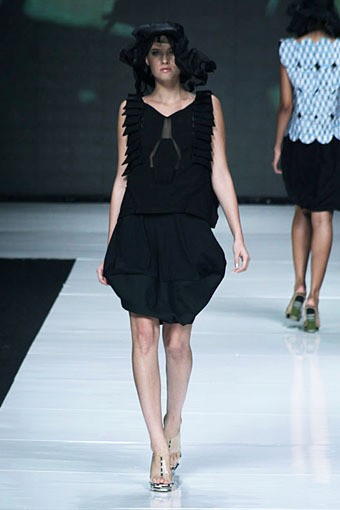 Oscar Lawalata Koleksi Couture. Jakarta Fashion Week 2013 at Plaza Senayan. Jakarta. [Foto: Mohammad Abduh/Wolipop]