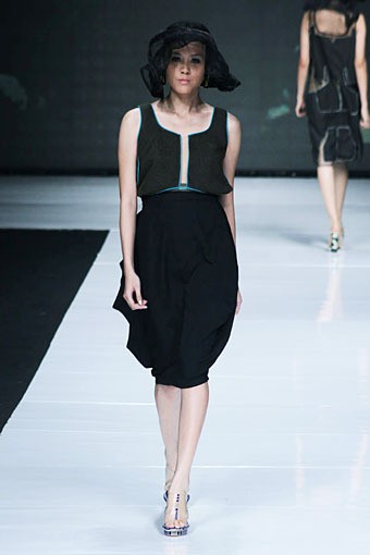 Oscar Lawalata Koleksi Couture. Jakarta Fashion Week 2013 at Plaza Senayan. Jakarta. [Foto: Mohammad Abduh/Wolipop]