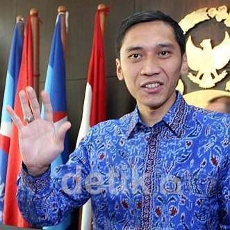 Tinjau Program Infrastruktur Desa di Dapil, Ibas Keliling Naik Odong-Odong