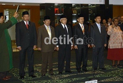 MPR Lantik 6 Anggota Baru MPR Lantik 6 Anggota Baru