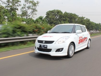 Suzuki Swift, Banjir dengan Fitur