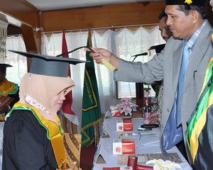 wisuda ibu ku
