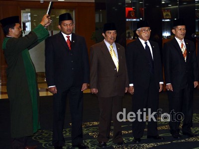 6 Anggota MPR Disumpah