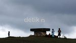Menonton Tradisi Tinju Antar Suku di Sumba