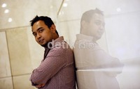 Lagu-lagu dalam album yang belum berjudul tersebut adalah karya lama Bebi.