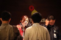 Karyawan resepsionis masih melayani tamu yang datang ke kantor BP Migas, Jakarta.