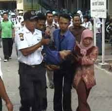 Puluhan Siswa SMA PGRI I Jombang Kesurupan