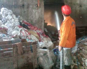 Pabrik Pengolahan Biji Plastik Terbakar, Tamu Hotel Semburat