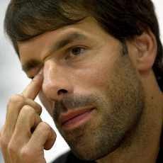 Nistelrooy Merentas Karier sebagai Pelatih