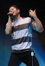 Owl City Tampil Menggemaskan untuk Jakarta