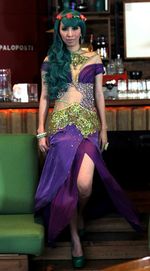 Glam Addict, Peragaan Busana Seksi dan Glamor