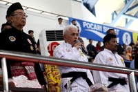 Hatta membuka Pekan Apresiasi Nasional Silaturahmi Antar Perguruan Pencak Silat.