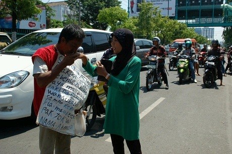 Demi Jokowi, Ahmatdi Rela Jalan Kaki Surabaya ke Jakarta