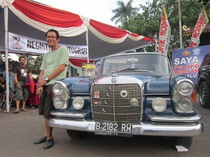 Suka Duka Tunggangi Mercy Jadul