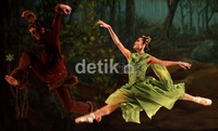 Pertunjukan balet modern ini mengambil cerita Lutung Kasarung. Koreografer dikerjakan oleh Dinar Karina & Sussi Anddri dengan Artistic Director Maya Tamara.