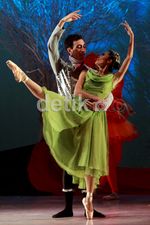 Begini Bila Para Balerina Bertemu Lutung Kasarung