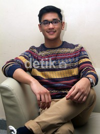 Afgan berkesempatan kerjasama dengan Inu Numata dan Tohpati dalam single tersebut. Gus Mun/detikHOT.