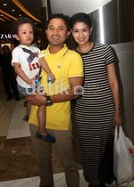 Lukman Sardi Ajak Keluarga ke Mal