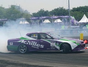 32 Mobil Adu Kelihaian Ngedrift