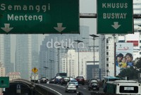 Pemerintah menetapkan tanggal 16 November 2012 sebagai cuti bersama. Dengan demikian, libur panjang terjadi sejak 15 hingga 18 November 2012.