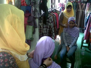 Kisah Sukses Jualan Hijab Via Online