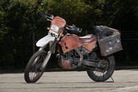 Honda Inggris memutuskan untuk mendonasikan motor yang dipakai James Bond yakni Honda CRF250R dalam lelang untuk amal di 22 November 2012 mendatang oleh BBC. (dok Honda)