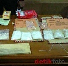 4 Polisi & 1 Mahasiswa di Makassar Ditangkap karena Diduga Berpesta Sabu