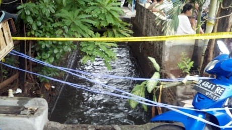 Pencarian Balita yang Hanyut di Kebayoran Lama Terus Dilakukan