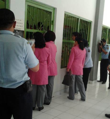 Ibu-ibu Menteri Miris Cewek Muda & Cantik Jadi Napi Narkoba