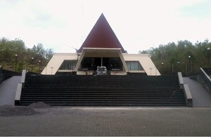 Berwisata Edukasi di Museum Kars Indonesia