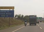 Moge Melintas di Tol