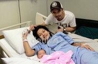 Pasangan Onci Ungu dan Endita telah dikaruniai anak pertama mereka, Kaines Adriana Kayra, Sabtu (10/11/2012) pukul 8.30 WIB. (dok. detikHOT)
