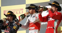 Vettel harus puas di tempat kedua dan Fernando Alonso di tempat ketiga. REUTERS/Robert Galbraith.