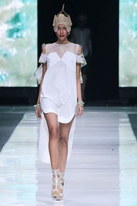 Toton Januar Mazda 3 Young and Vibrant Designers. Jakarta Fashion Week 2013 at Plaza Senayan. Jakarta. [Foto: Mohammad Abduh/Wolipop]