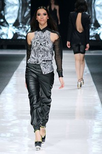 Friederich Herman Mazda 3 Young and Vibrant Designers. Jakarta Fashion Week 2013 at Plaza Senayan. Jakarta. [Foto: Mohammad Abduh/Wolipop]