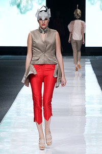 Toton Januar Mazda 3 Young and Vibrant Designers. Jakarta Fashion Week 2013 at Plaza Senayan. Jakarta. [Foto: Mohammad Abduh/Wolipop]