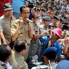 Jokowi: Penghapusan Bus Kecil? Itu Miskomunikasi Saja