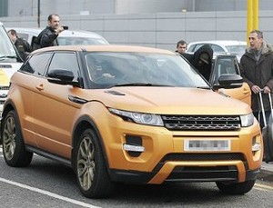 Mario Balotelli dan Mobil Emasnya