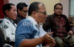 Diskusi Soal Pejabat Korup Tetap Jadi PNS
