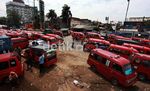 Ratusan Sopir Angkot Mogok Kerja