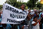 Sopir Angkot Mogok dan Demo di Balaikota