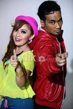 Dian Ekawati Gaet Rapper J-Flow di Lagu Tanda-tandanya