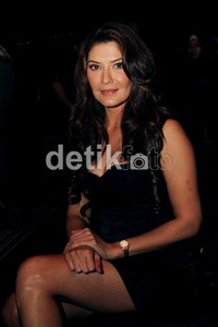 Tamara terlihat seksi dengan balutan dress hitamnya. Gus Mun/detikHOT.