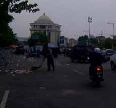 Pendemo di Kantor Gubernur Jatim Bubar, Lalin Jl Pahlawan Dibuka