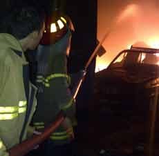 Gudang Memproduksi Alat Rumah Tangga Ludes Terbakar