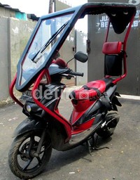 Berbeda dengan yang lainnya, motor Mio Soul ini telah dipasangi kanopi. (Aditya Maulana).