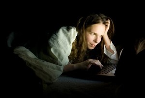 Ayo Cepat Tidur! Banyak Begadang Bisa Picu Nyeri Sendi Lho
