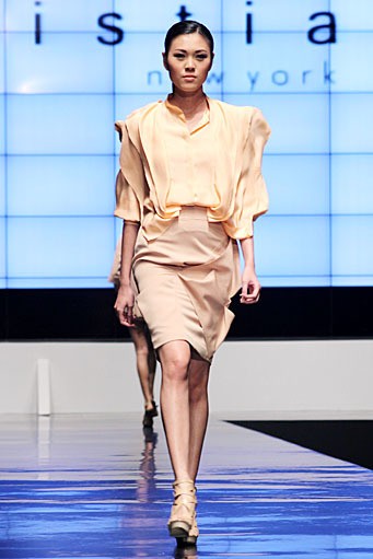 Ardistia Dwiasri New York International Flair, Jakarta Convention Center (JCC). Indonesia Fashion Week 2012 (Photo by Mohammad Abduh/Wolipop)