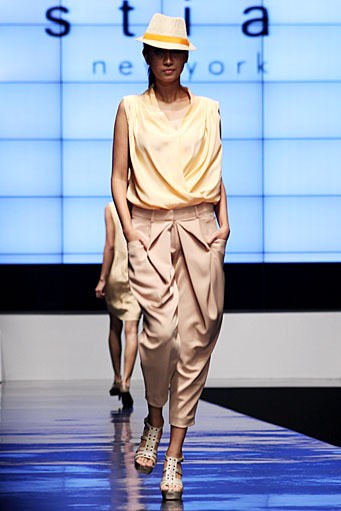 Ardistia Dwiasri New York International Flair, Jakarta Convention Center (JCC). Indonesia Fashion Week 2012 (Photo by Mohammad Abduh/Wolipop)